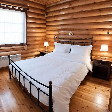 Fox Den Parnassos Chalet Eptálofos