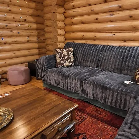 Fox Den Parnassos Chalet *